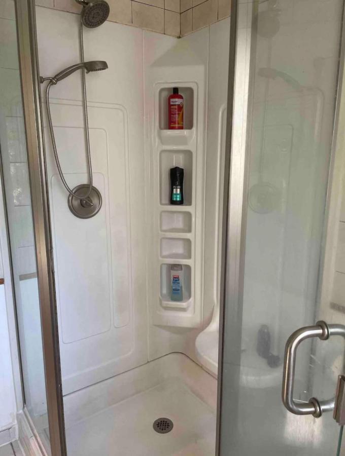 Guest Room Итонтаун Экстерьер фото